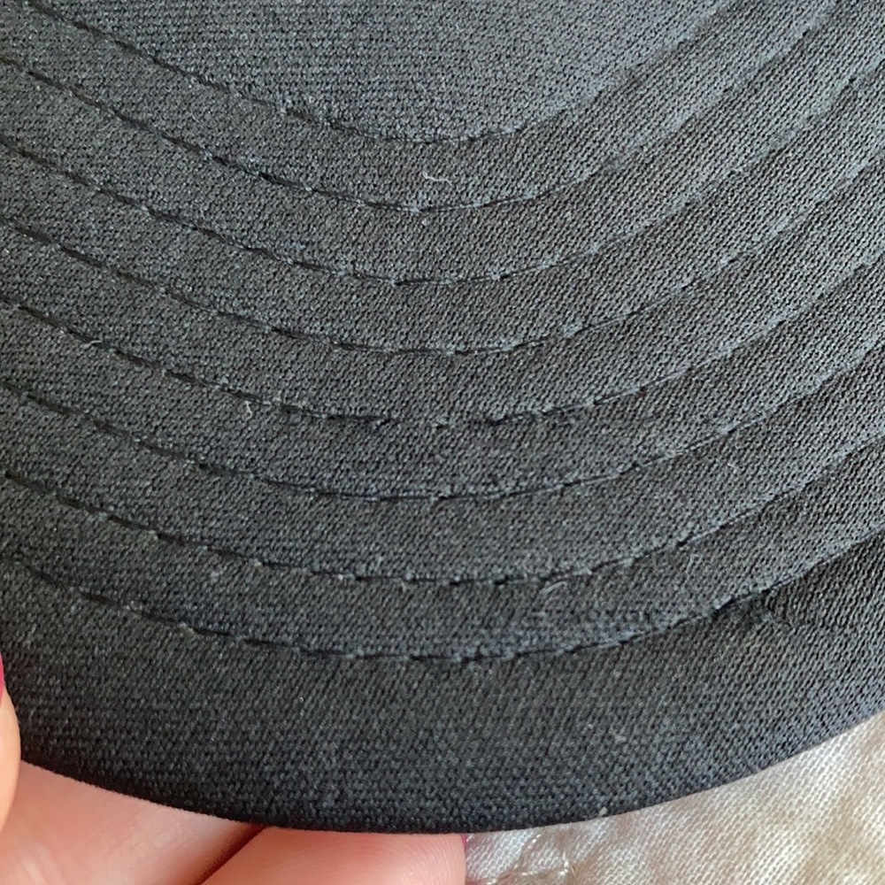 Free Hugs Hat - Picture 5 of 5